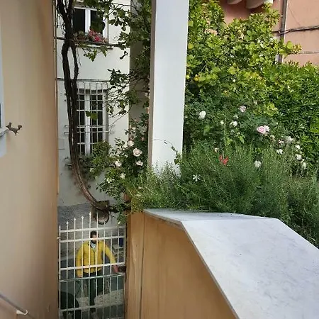 La Terrazza Nel Borgo Apartment *